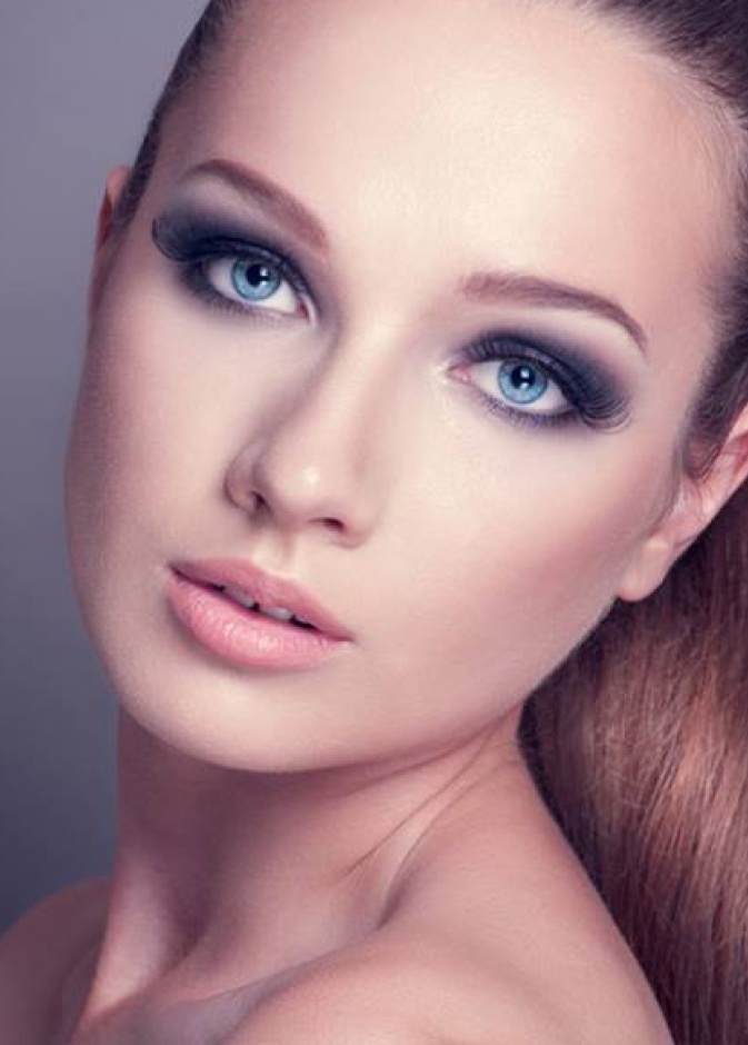 العيون الدخانية تجعلك أكثر تألقاً