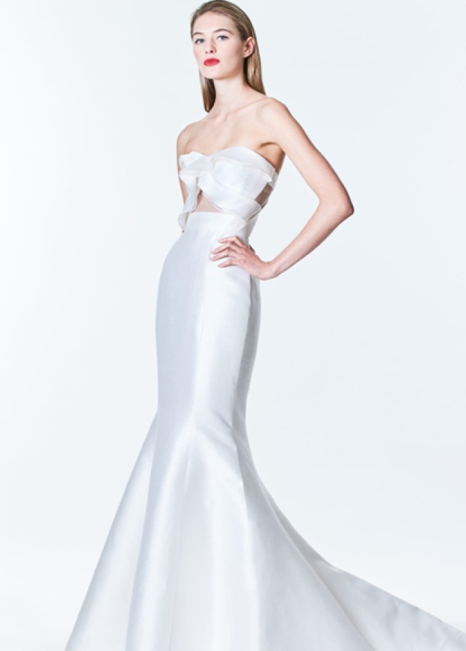 فستان بقصة ذيل السمكة من كارولينا هيريرا