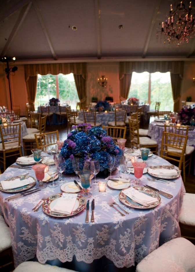 نقشات الورود لزفاف مفعم بالنعومة