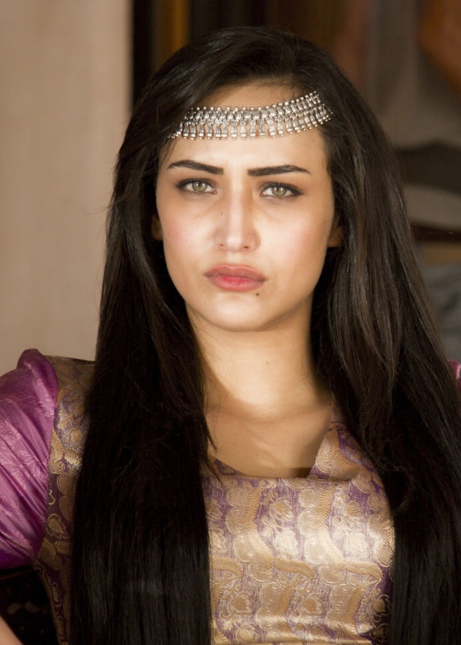 علا ياسين او روعة "سمرقند"