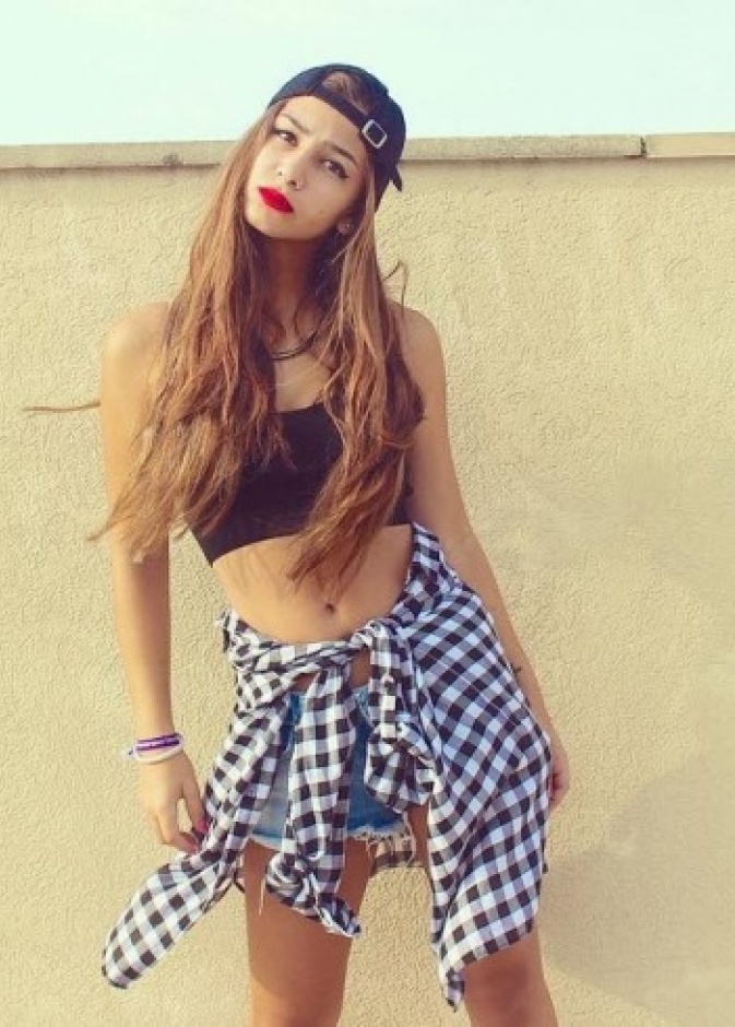 تيا ابنة نوال الزغبي.. كل هذه الجرأة!