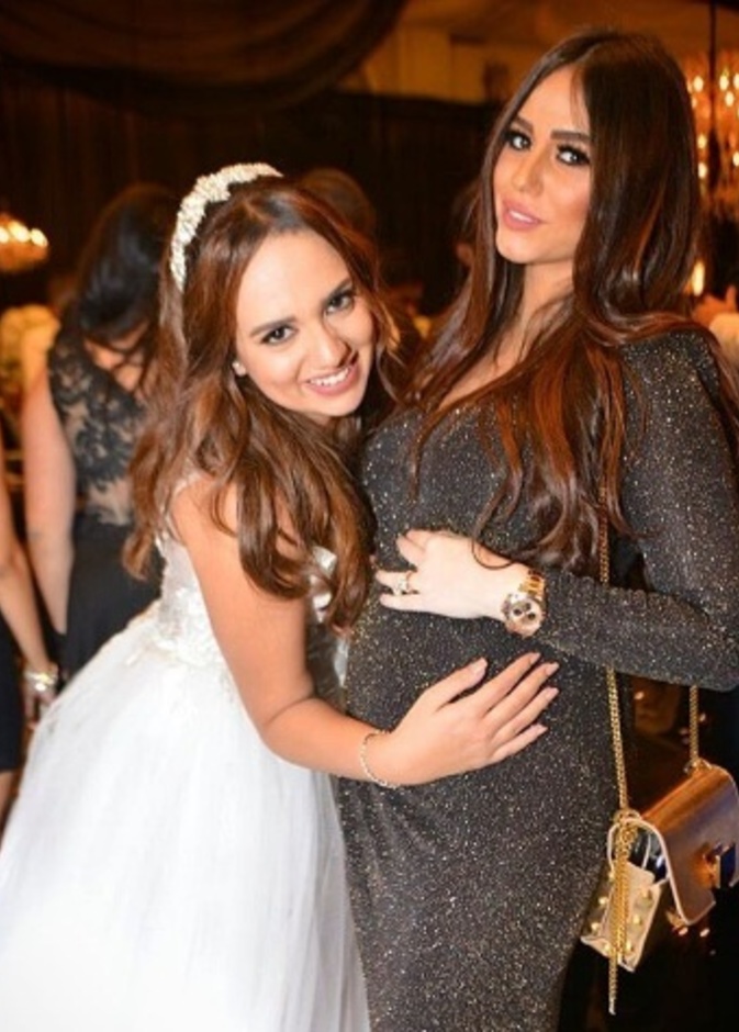 حمل شهد رمزي