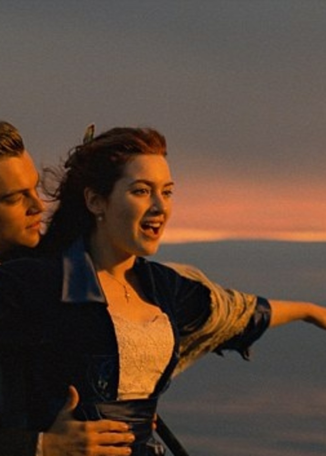 كيت وينسلت وليوناردو دي كابريو في فيلم TITANIC