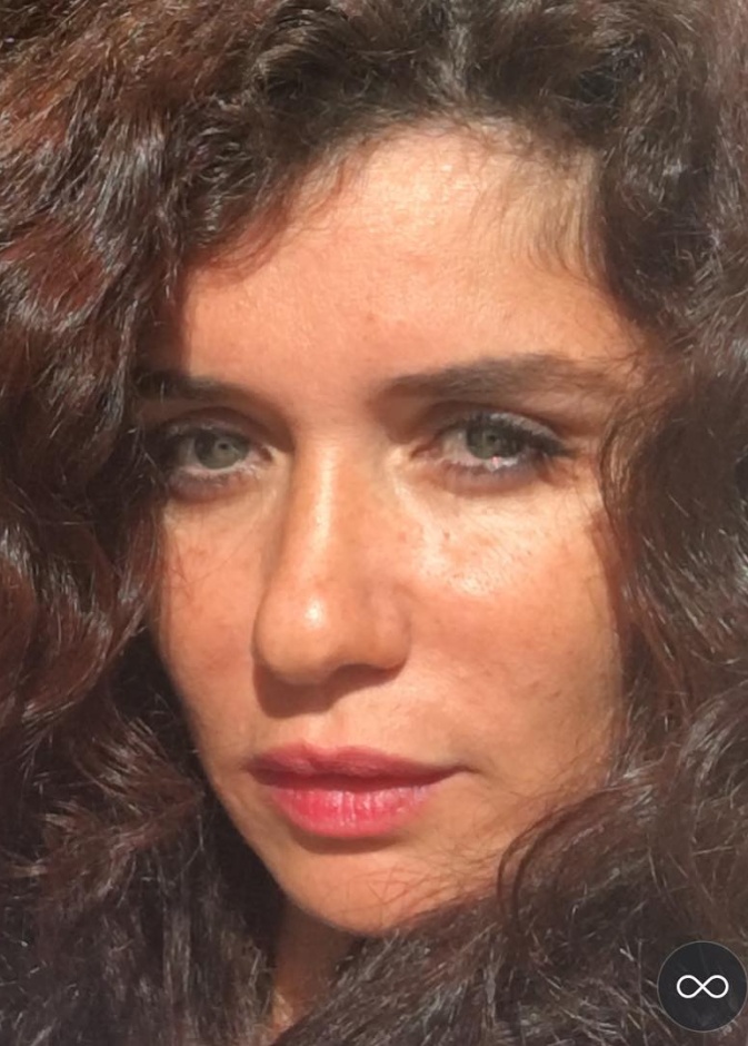 النجمة الجميلة غادة عادل متألقة بدون مكياج