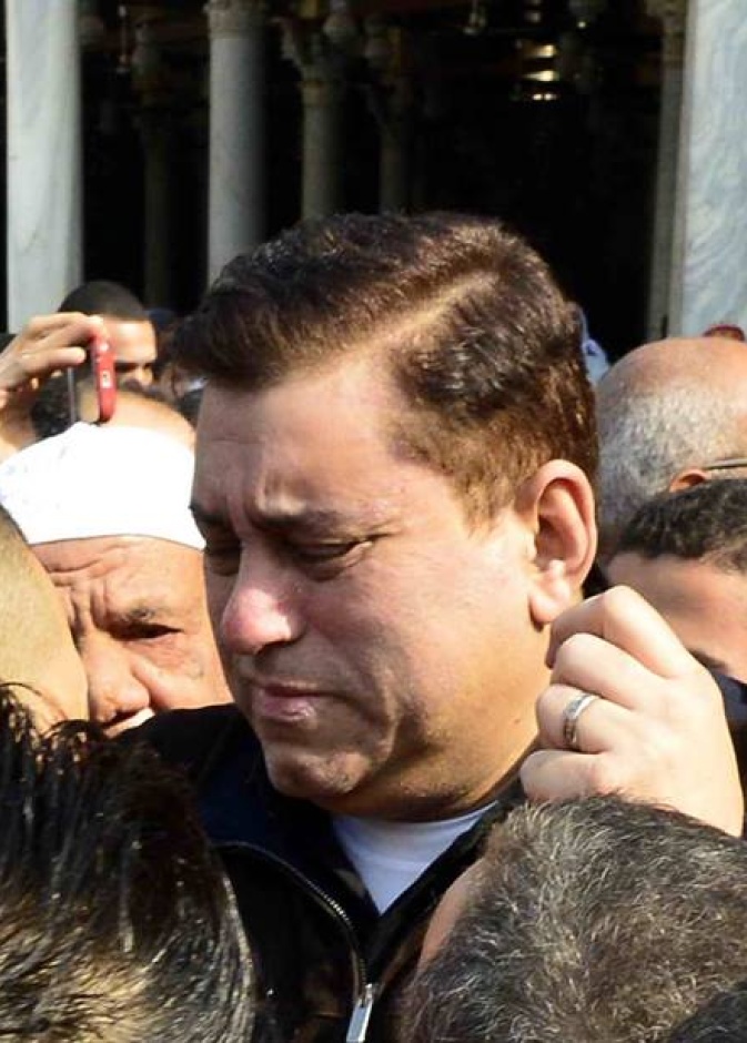 معتز الدمرداش في جنازة كريمة مختار