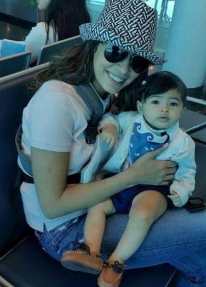 روبي مع طفلتها