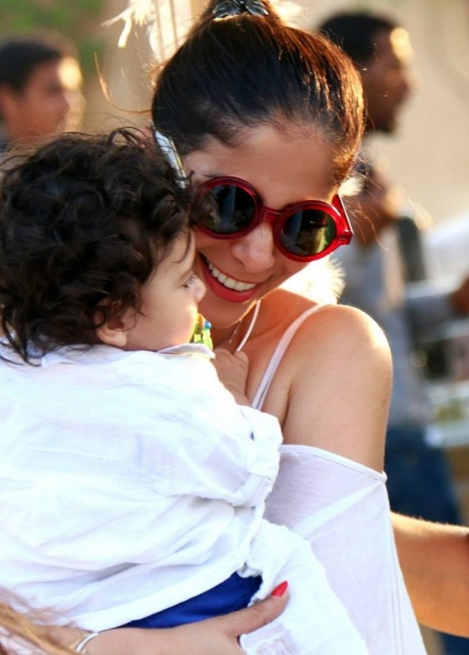 منى زكي وابنها سليم