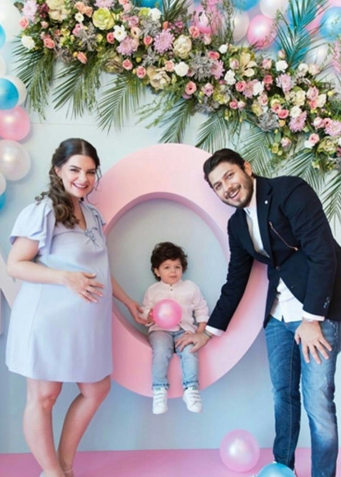 بيلين كارهان وابنها