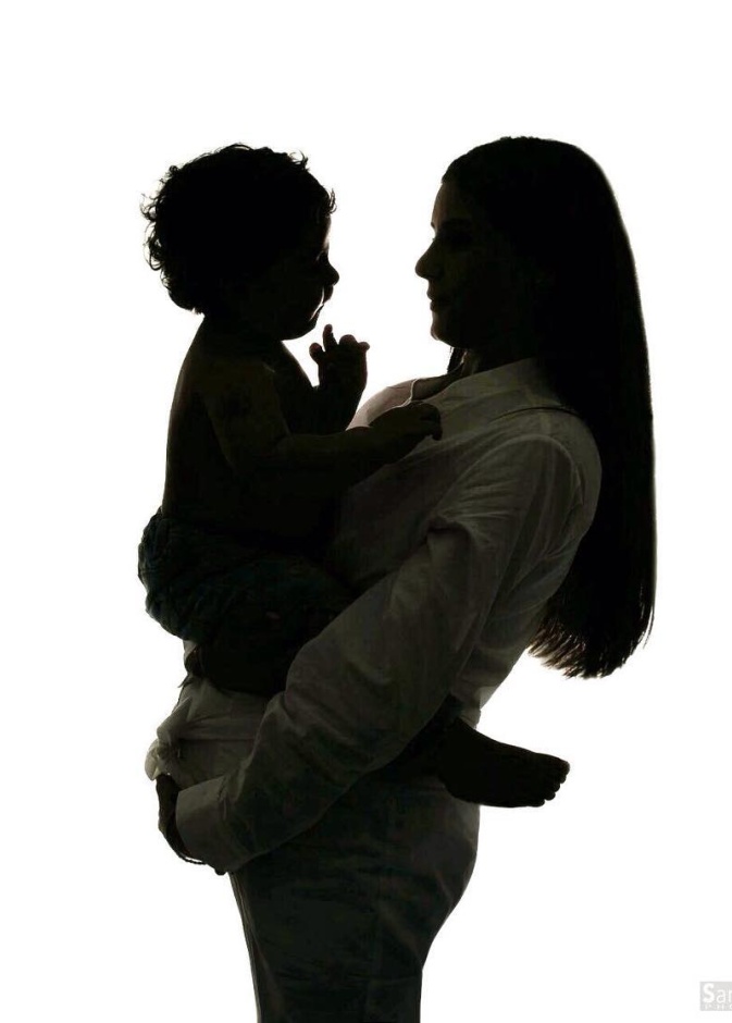 ريهام أيمن وابنها