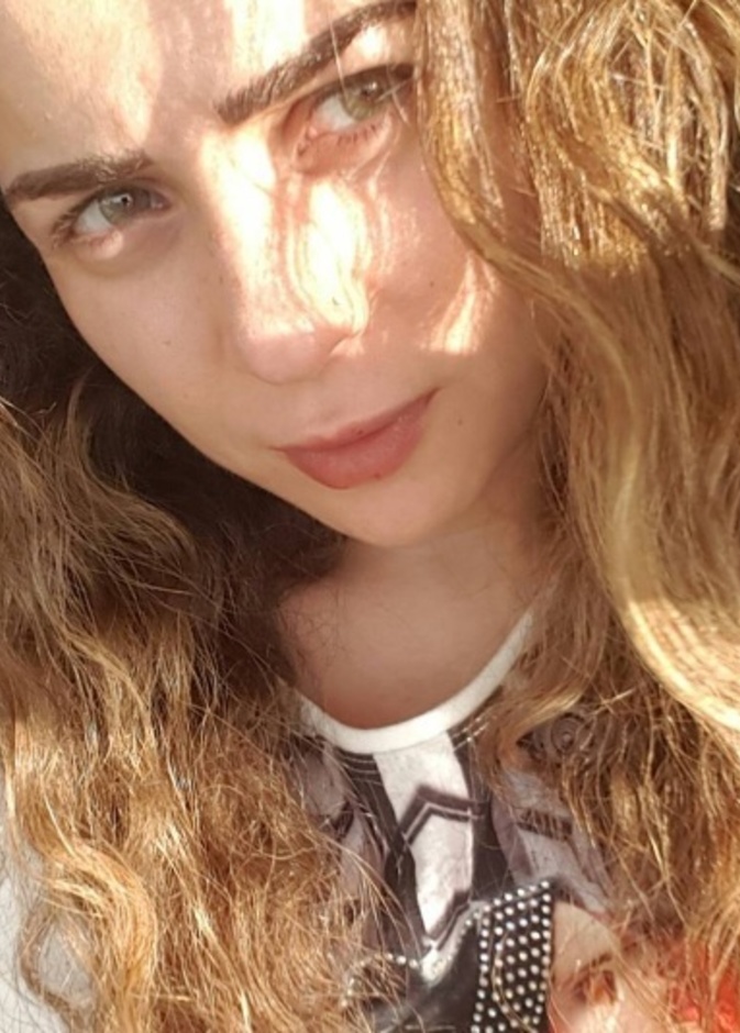 مي عز الدين بدون مكياج