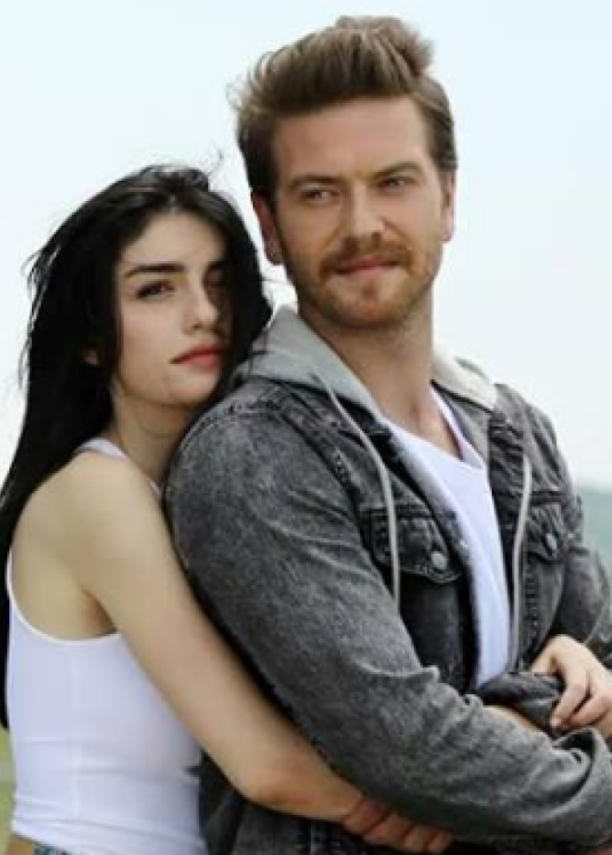 مشهد من مسلسل المجتمع الراقي