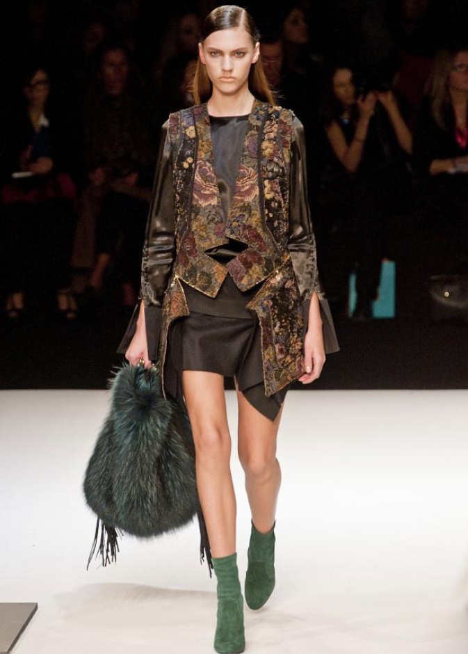 Just Cavalli: إنفجار الألوان والحياة النابضة