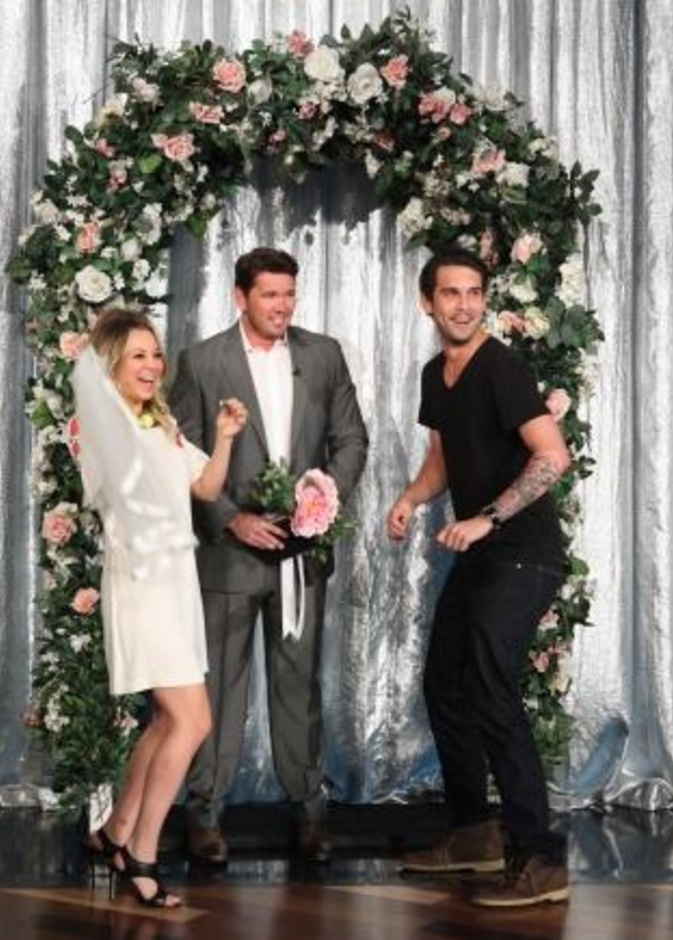  ألين ديجينيرس تزف كالي كوكو عبر الشاشة