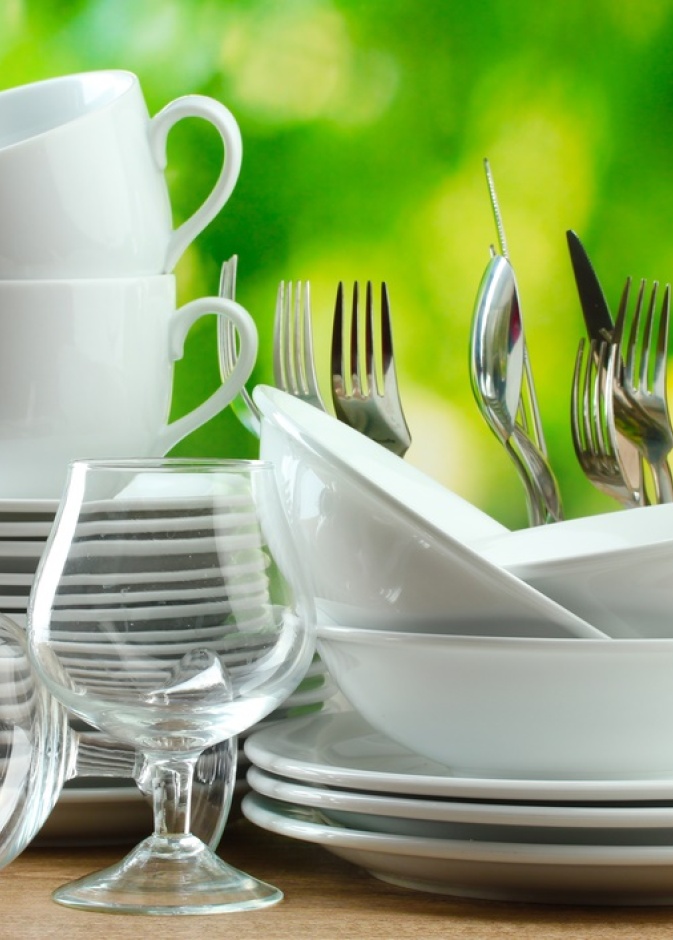 نظفي الصحون قبل الاجازة للمحافظة على مطبخك نظيفا و خاليا من الروائح