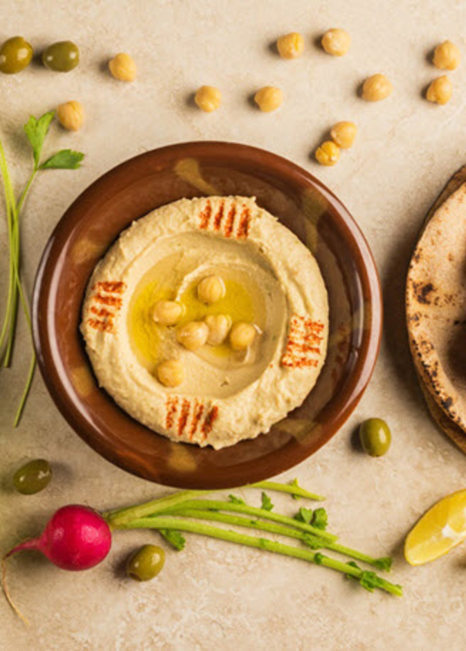 طبق الحمص المميز من المائدة الرمضانية في لبنان