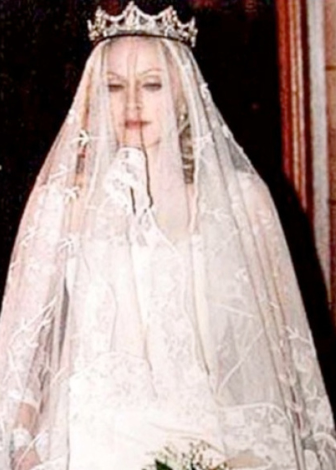 ثوب زفاف مادونا للبيع بـ47 ألف يورو 