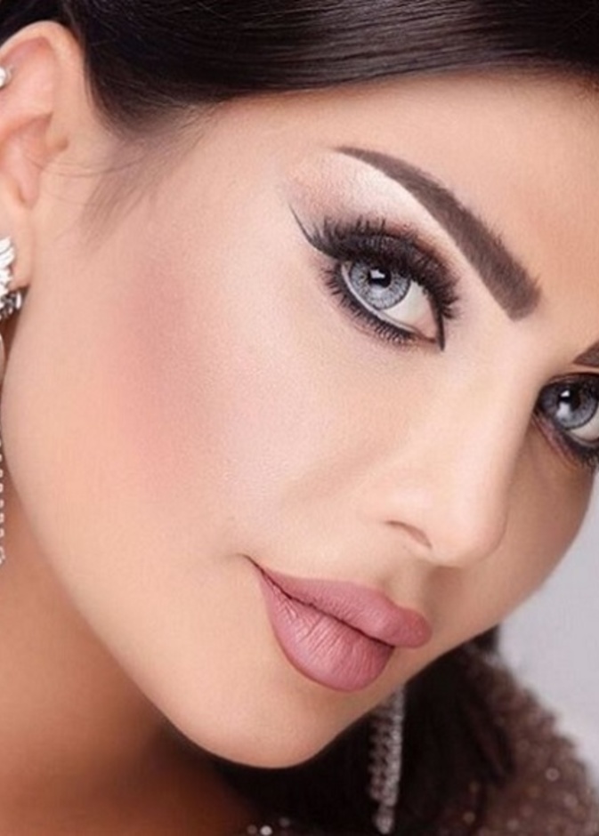 الالماس من الاحجار المفضلة لدى امل العوضي 