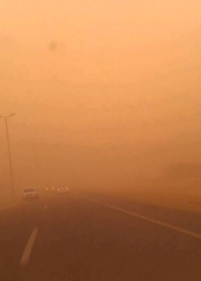 بالفيديو: عاصفة ترابية تضرب طائرة ركاب سعودية