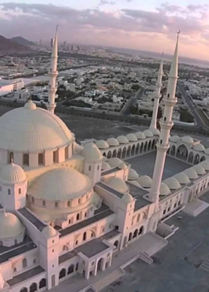 افتتاح "مسجد الشيخ زايد" بالفجيرة في رمضان