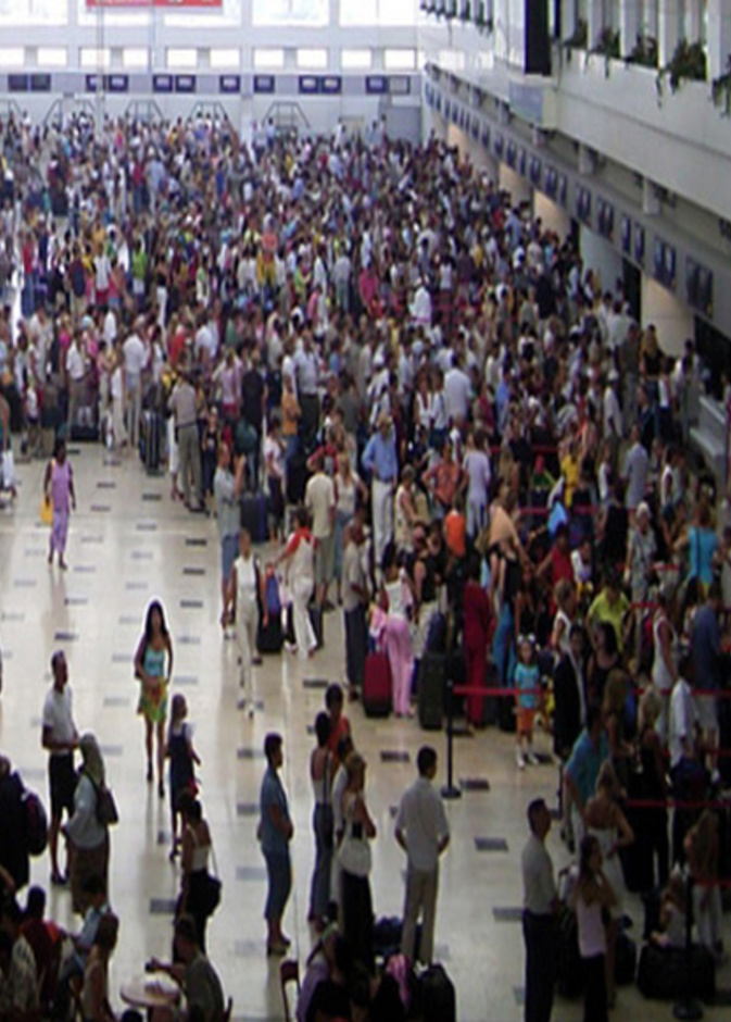 المطارات غالبا مزدحمة في العطلات