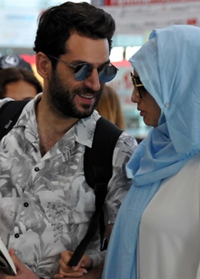 مراد يلدريم وزوجته