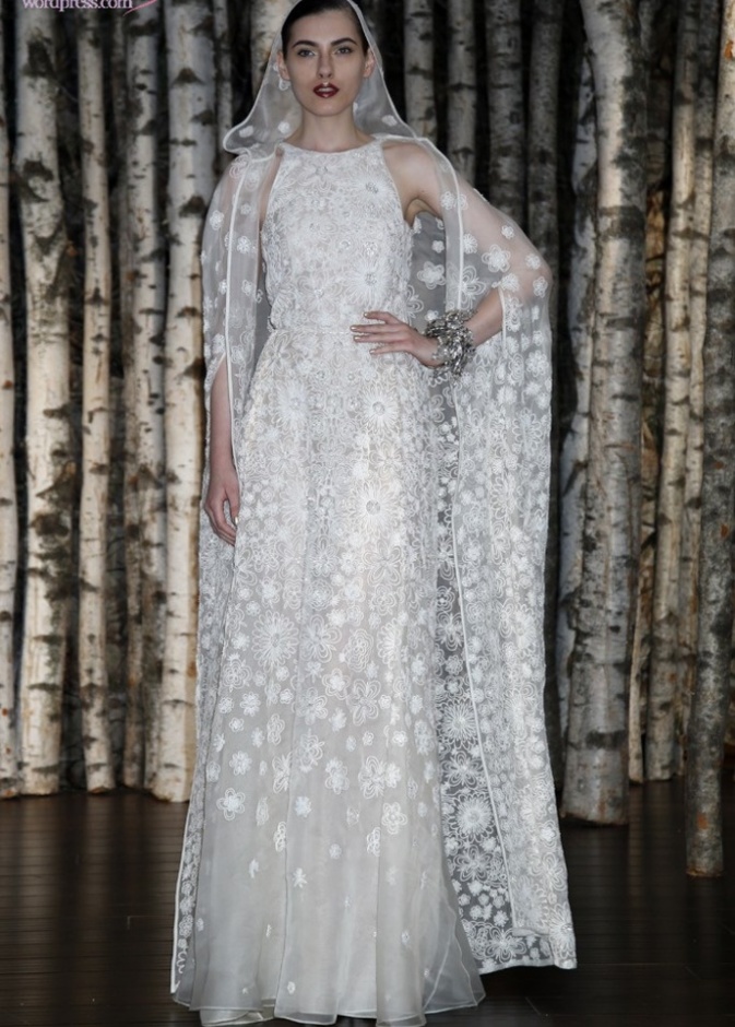 لعاشقة التطريزات الجريئة... إليك فساتين زفاف نعيم خان