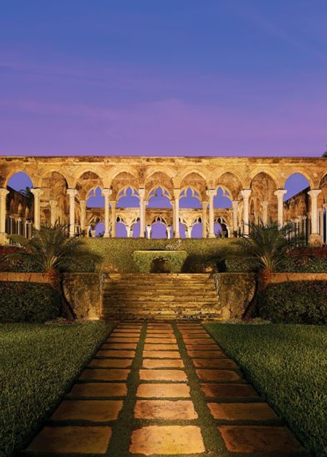 بالصور: مغامرات James Bond من مختلف فنادق العالم