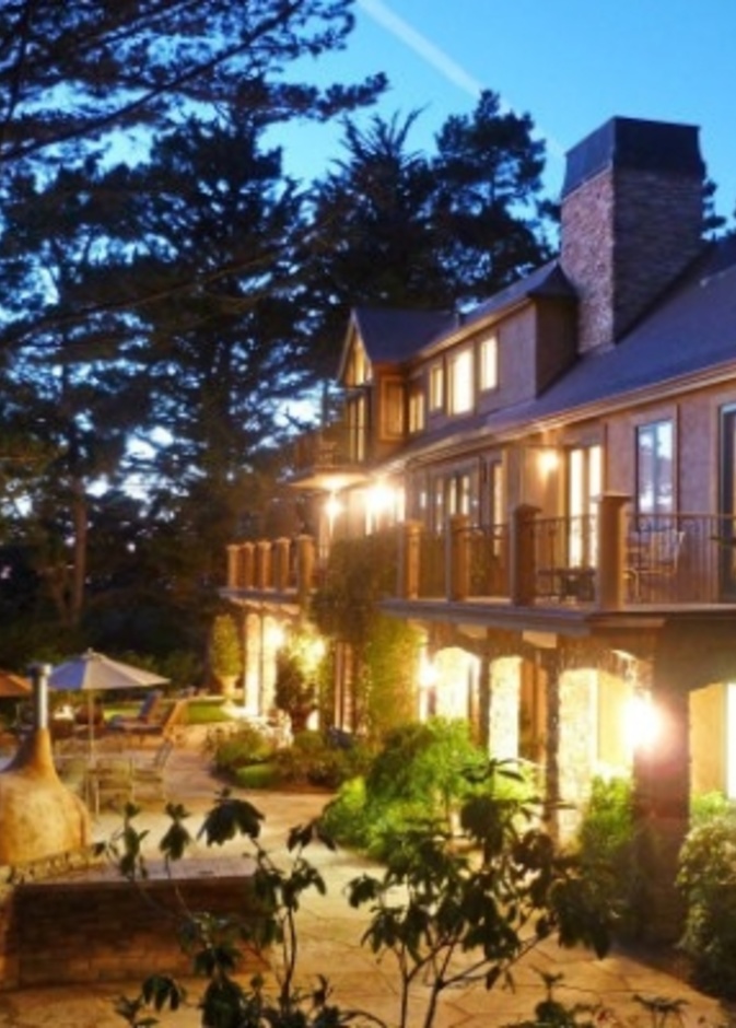 مايك لوف يطرح منزل بيبل بيتش للبيع 