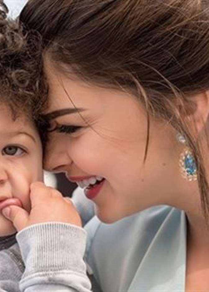 بيلين كارهان وابنها