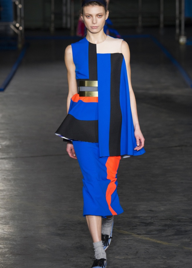 Roksanda Ilincic: معرض من الفنون بتصاميم راقية