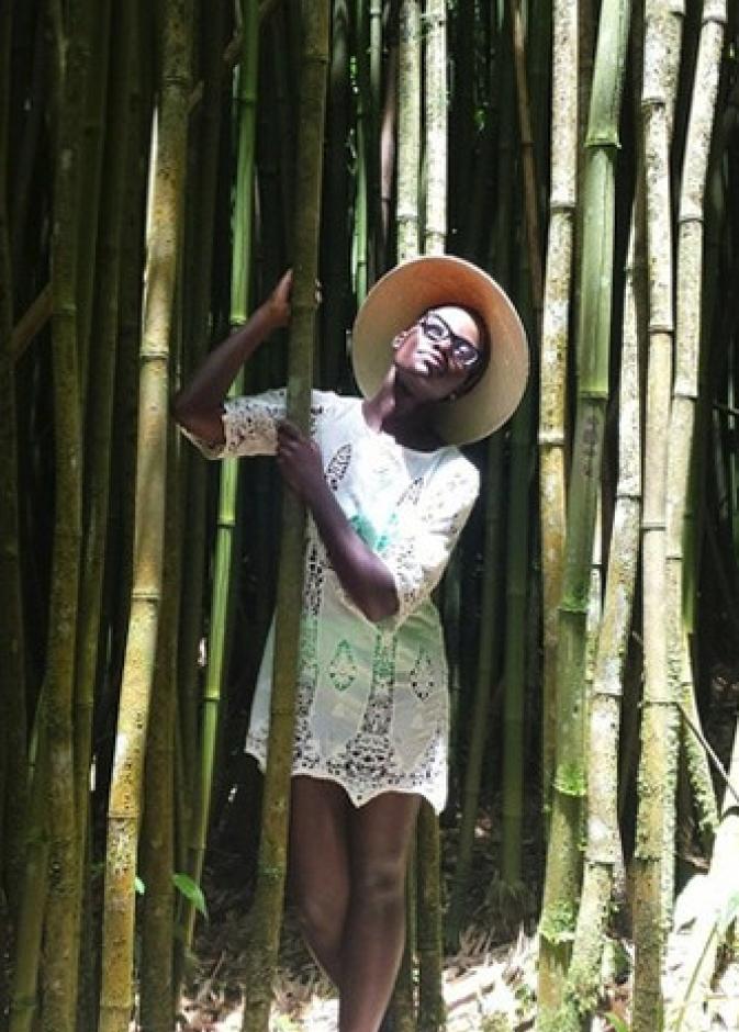 Lupita Nyong في رحلة استكشاف بين الأدغال