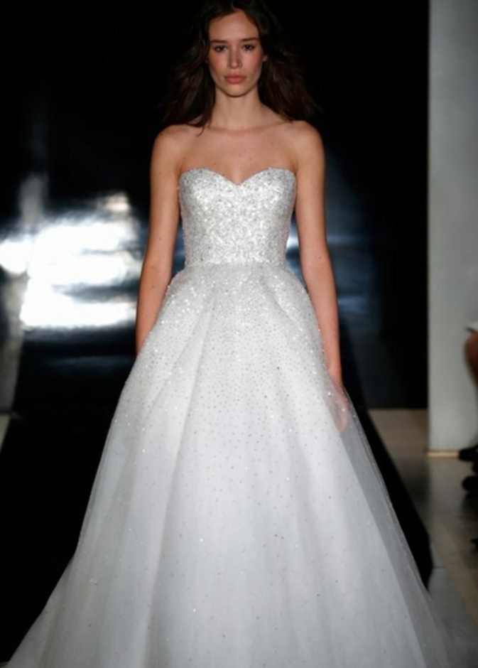 مجموعة فساتين اعراس ريم عكرا Reem Acra الساحرة لربيع 2017