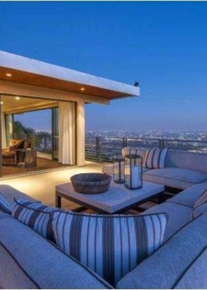 صديق كيم كارداشيان السابق يبيع منزله بـ5.5 مليون دولار