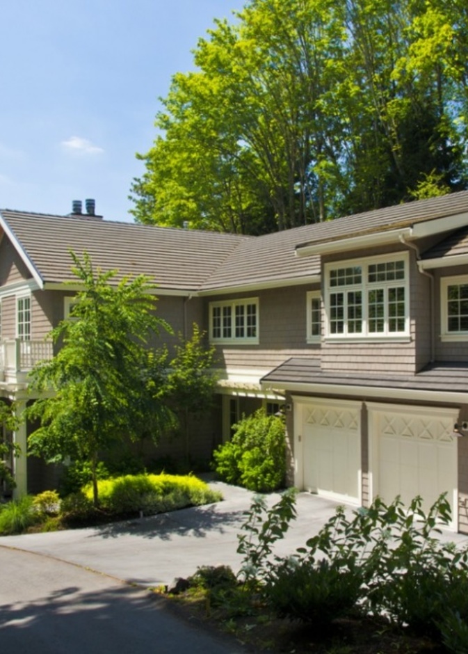 رئيس شركات REI يشتري قصراً في ميرسر