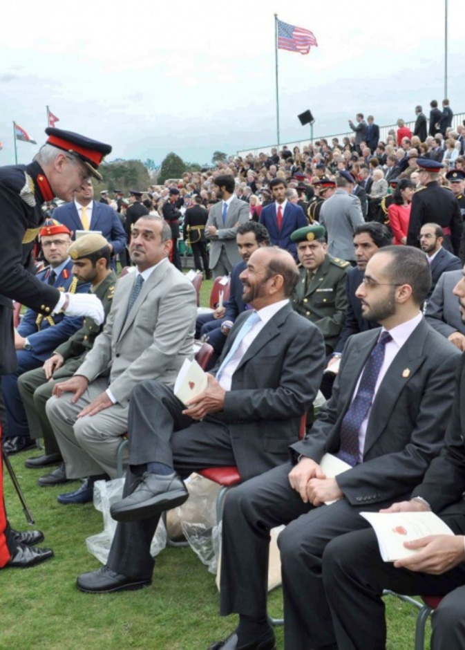 إستقبال وحفاوة لأفراد الأسرة الملكية.