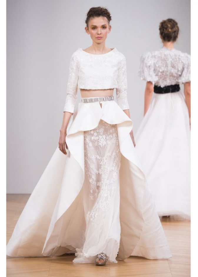 اطلالة تخطف الانظار باللون الابيض للعروس من مجموعة داني اطرش