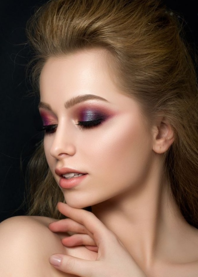 درجات الأزرق للمكياج السموكي الخريفي