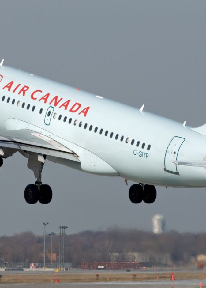 الخطوط الكندية تكرم الطبيب السعودي