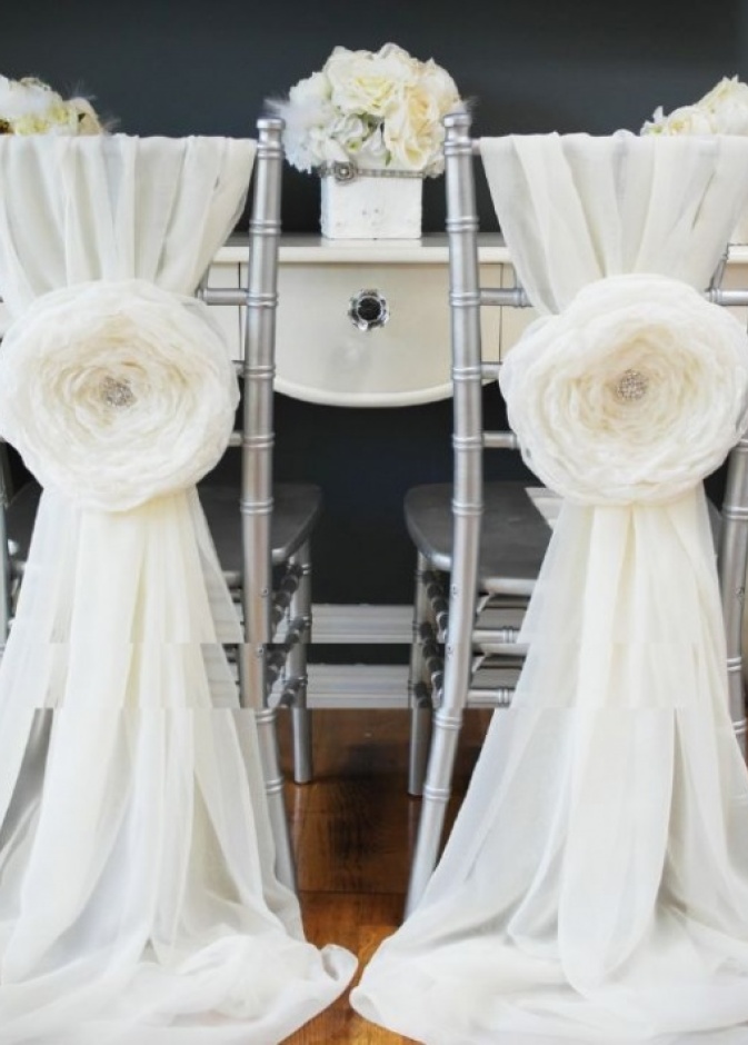 الوردة الكبيرة في حفل الزفاف 