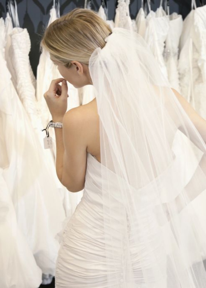 انتبهي الى بعض التفاصيل عند اختيار فستان الزفاف