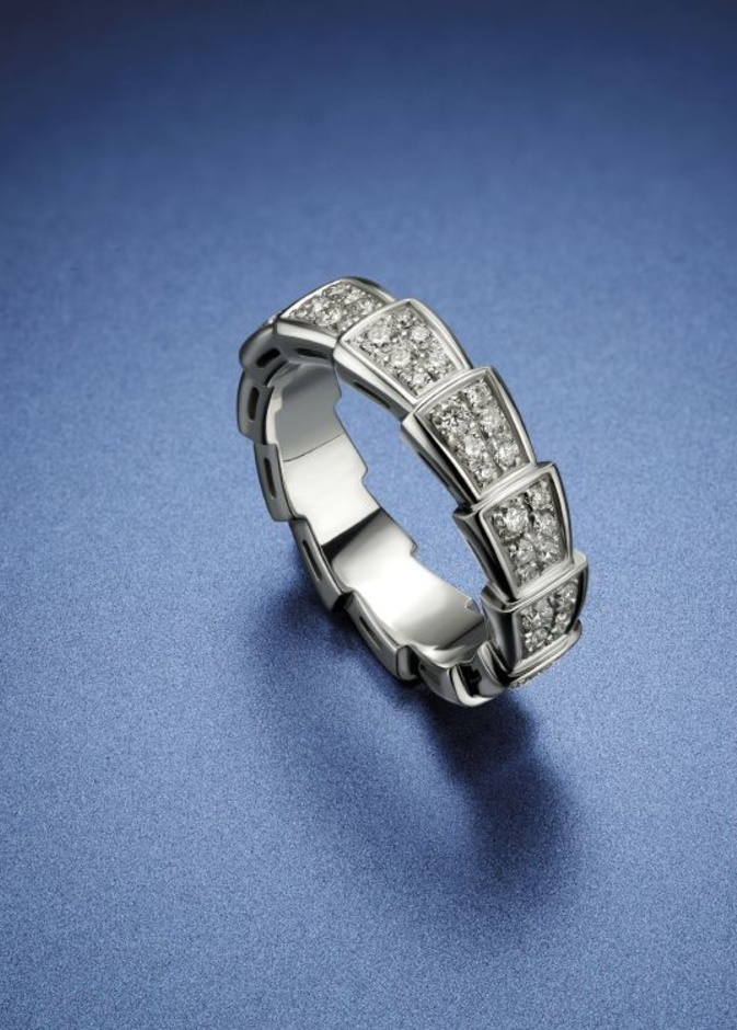 خاتم Serpenti Viper من Bvlgari.. إحتفاء مذهل بثنائية المشاعر والعواطف