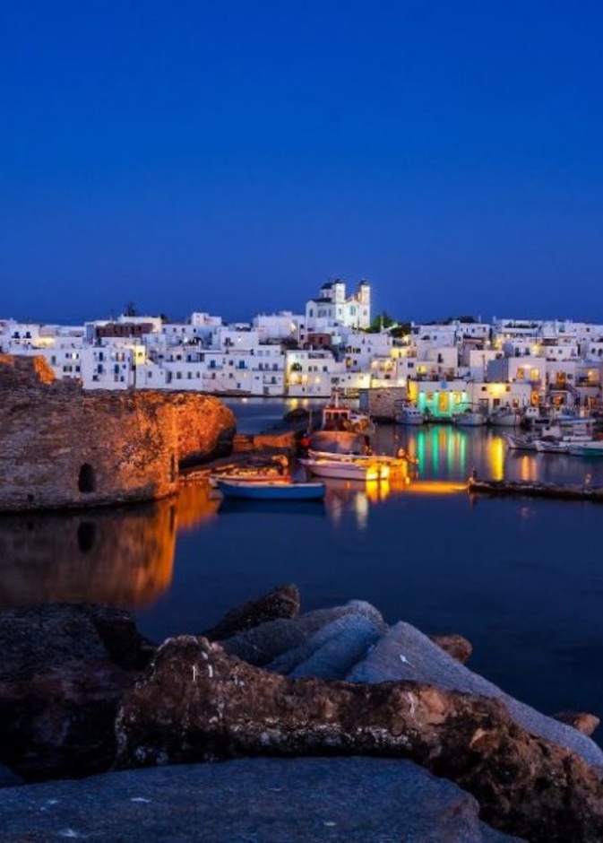 جزيرة باروس اليونانية تعد مكان سياحيا مفضلا للعديد من السائحين