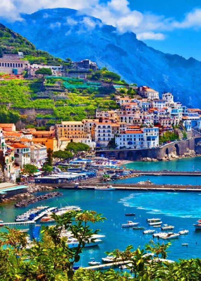 منازل ساحرة على منحدرات الجبال