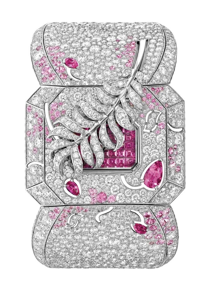 ساعة شانيل بالياقوت الوردي