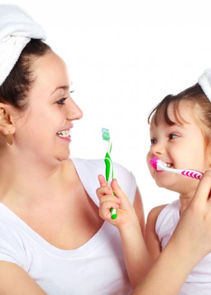 السن المناسب لتنظيف اسنان الاطفال وكيفية الاعتناء بها