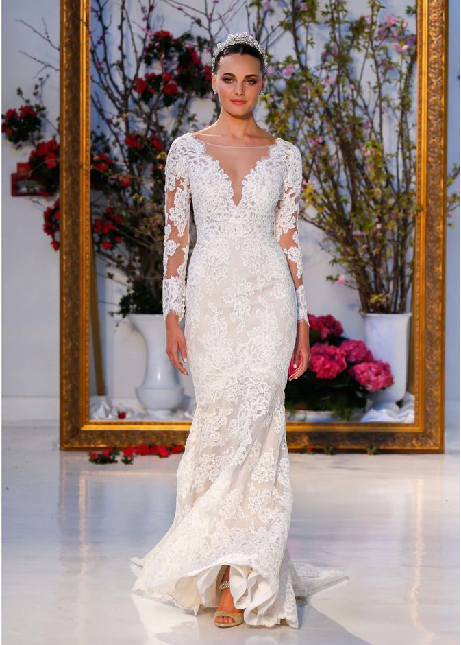 من Monique Lhuillier فستان زفاف ضيق مكشوف