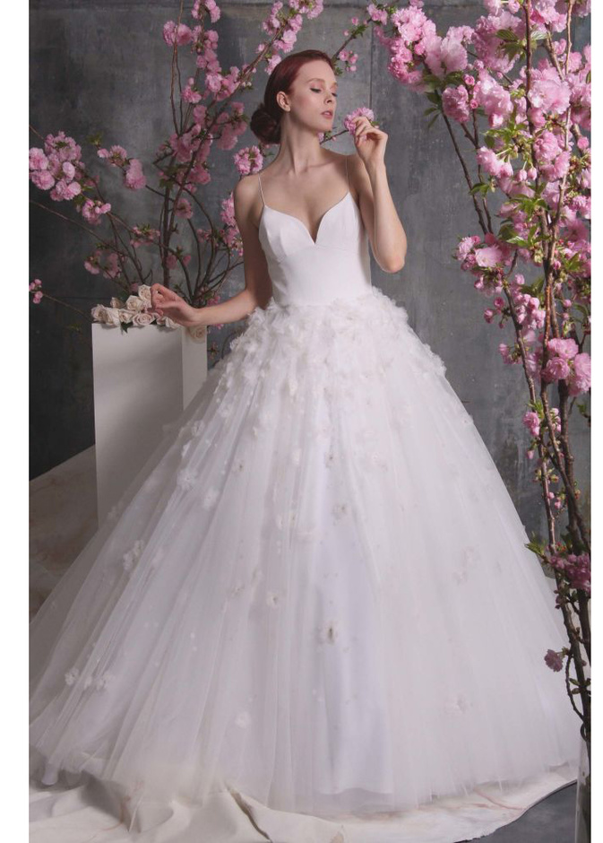 من ماركيزا فستان عرس انيق