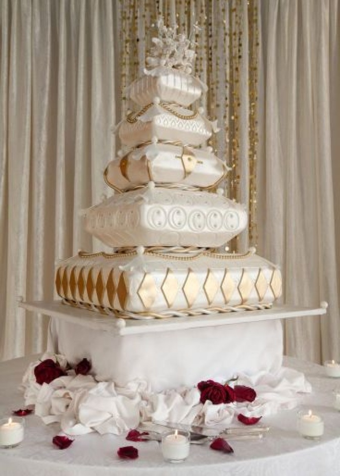 لزفاف هانئ... وسائد من الكاتو