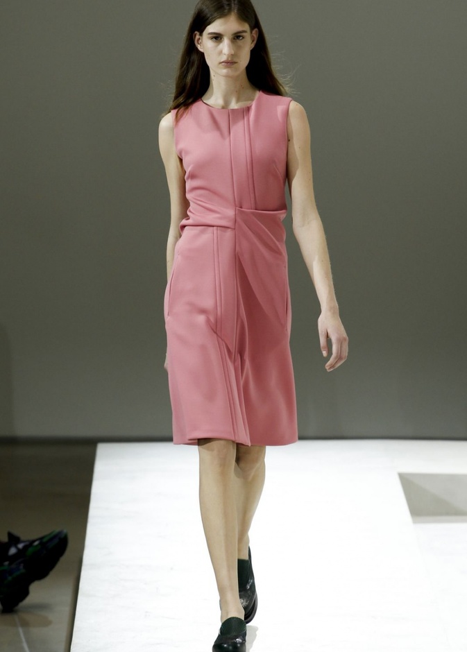 Jil Sander: هدوء الألوان وبساطة الأسلوب