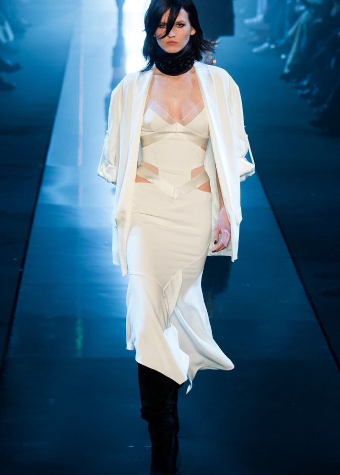 Alexandre Vauthier: تصاميم جريئة بقليل من الإبتكار  